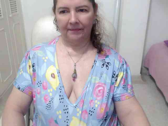 leonela-68 webcam