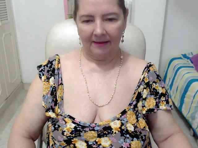 leonela-68 webcam