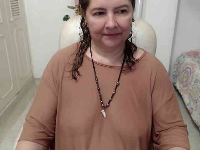 leonela-68 webcam