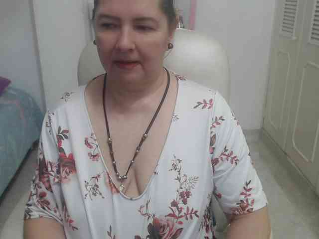 leonela-68 webcam