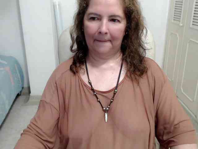 leonela-68