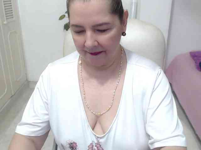 leonela-68 webcam