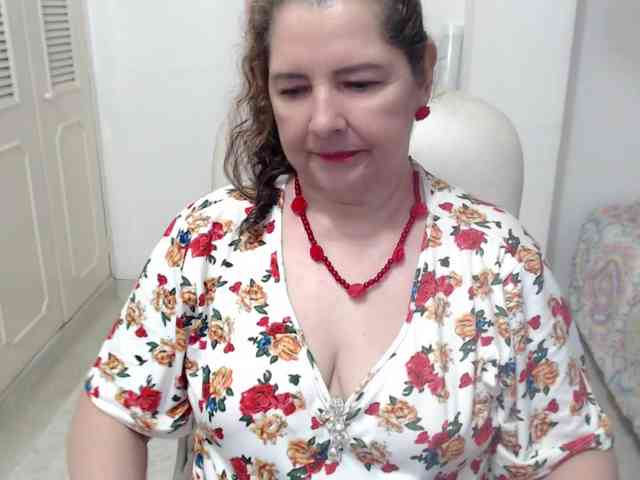 leonela-68 webcam
