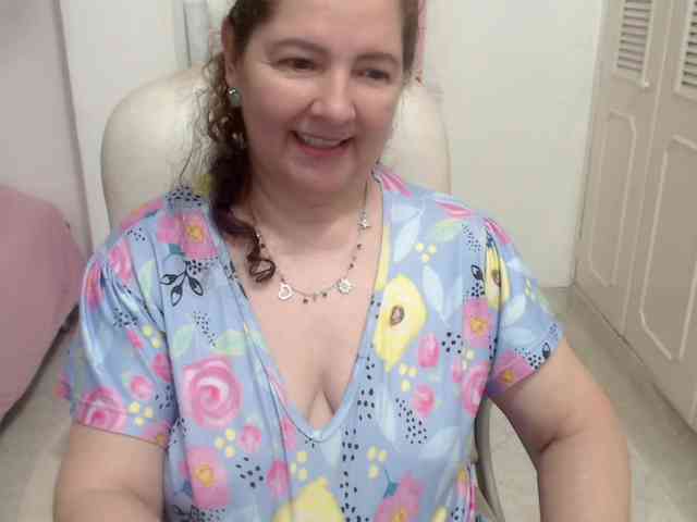 leonela-68 webcam