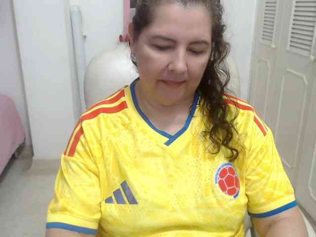leonela-68 webcam