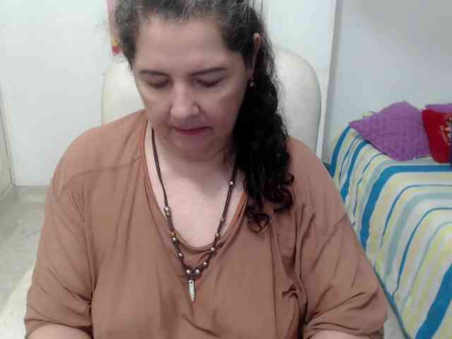 leonela-68 webcam