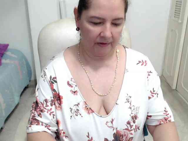 leonela-68 webcam