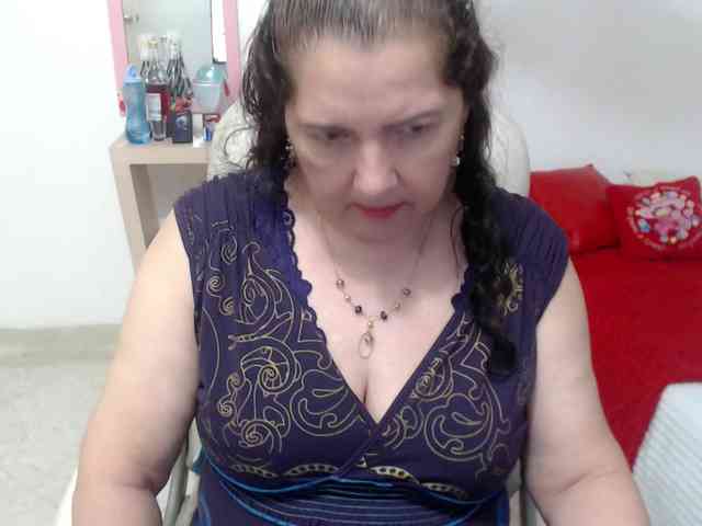 leonela-68 webcam
