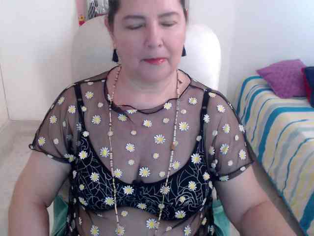 leonela-68 webcam