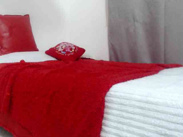 leonela-68 webcam