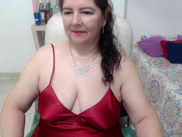leonela-68