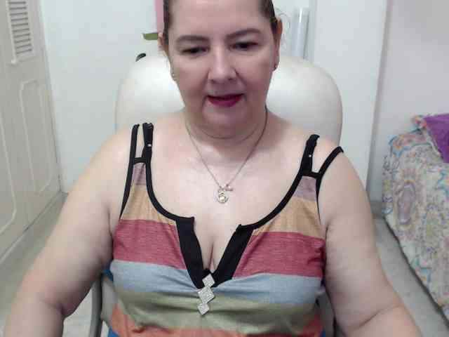 leonela-68 webcam
