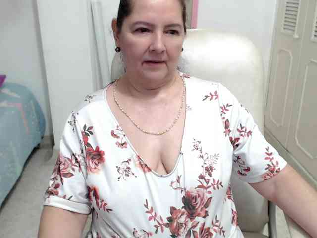 leonela-68 webcam