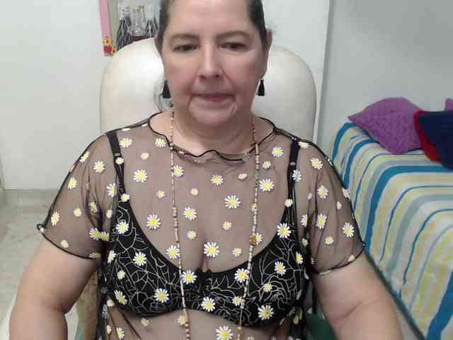 leonela-68