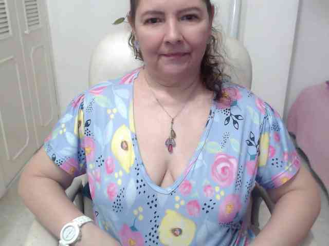 leonela-68 webcam