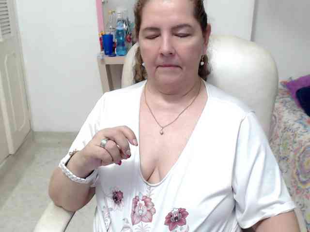 leonela-68 webcam