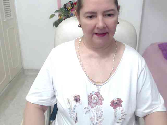 leonela-68 webcam