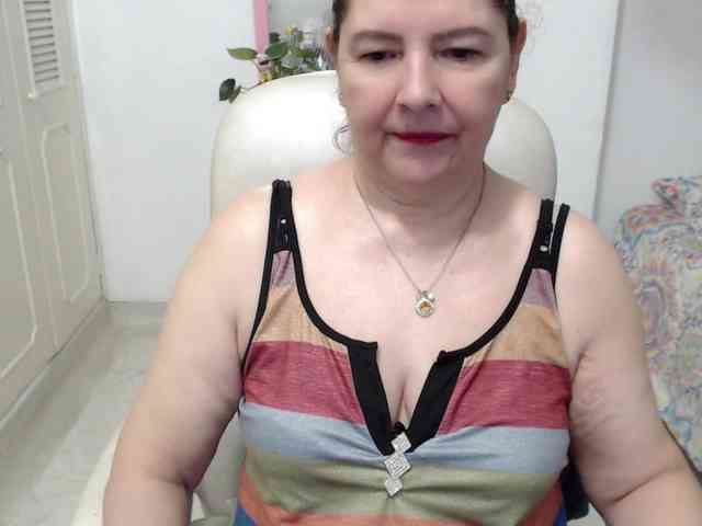 leonela-68 webcam