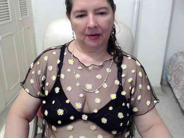 leonela-68 webcam