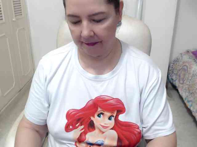 leonela-68 webcam