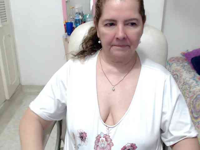 leonela-68 webcam