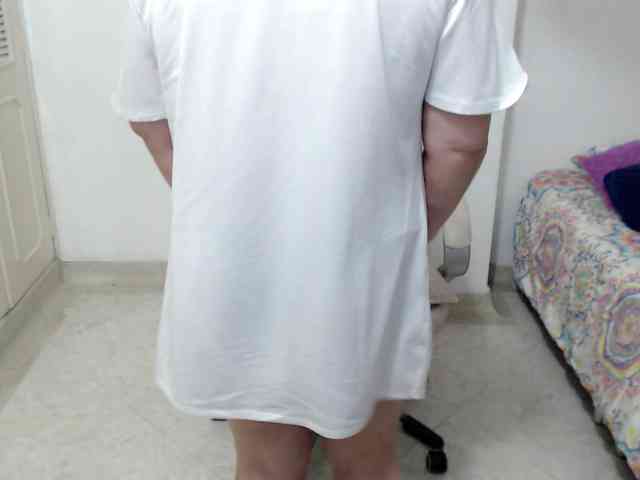leonela-68 webcam