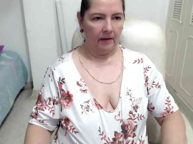 leonela-68 webcam
