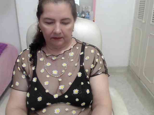 leonela-68 webcam