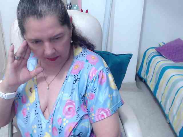 leonela-68 webcam