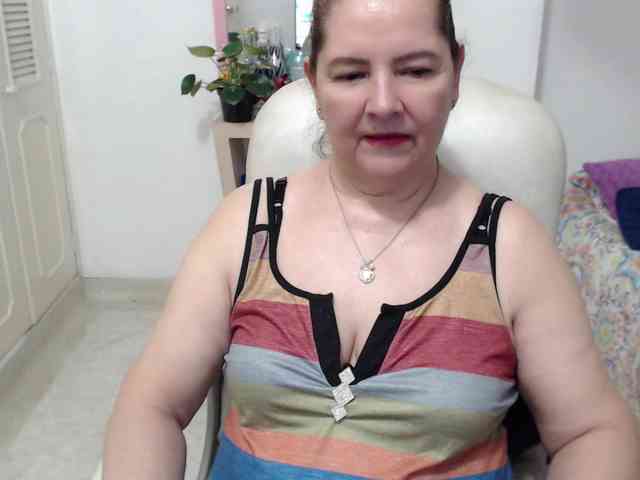 leonela-68 webcam