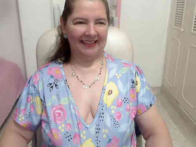 leonela-68 webcam