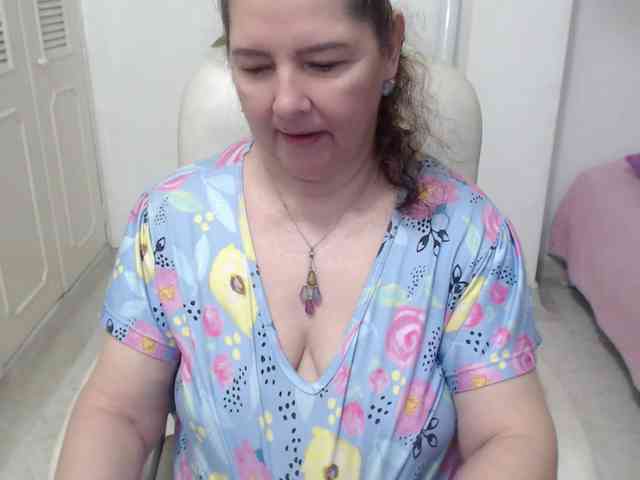 leonela-68 webcam