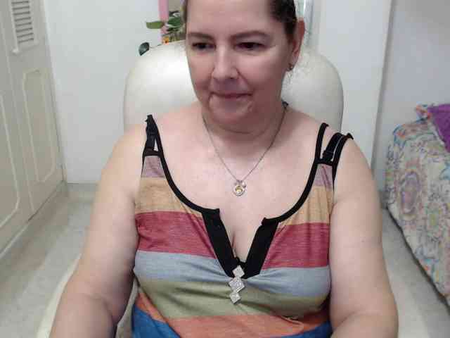 leonela-68 webcam