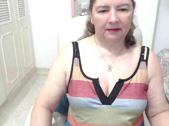 leonela-68 webcam