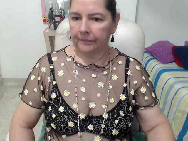 leonela-68 webcam