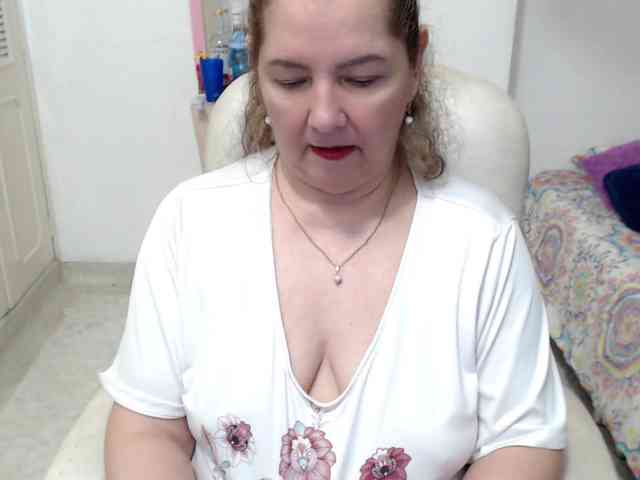 leonela-68 webcam