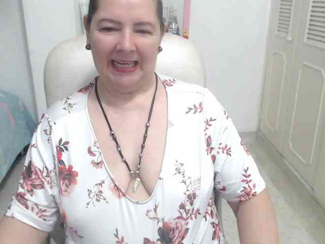 leonela-68 webcam