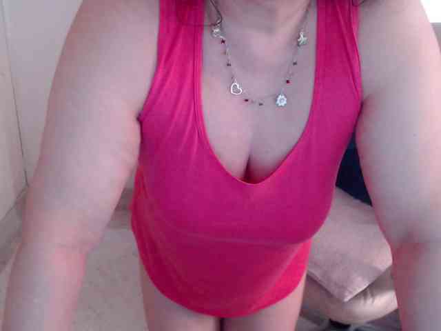 leonela-68 webcam