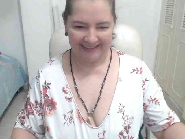 leonela-68 webcam