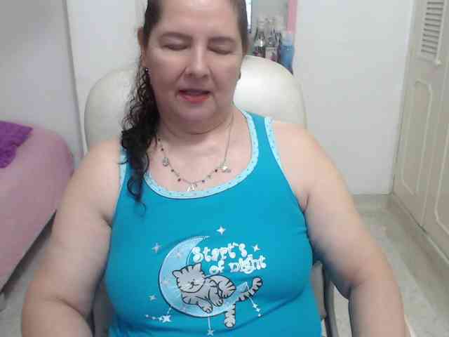 leonela-68 webcam