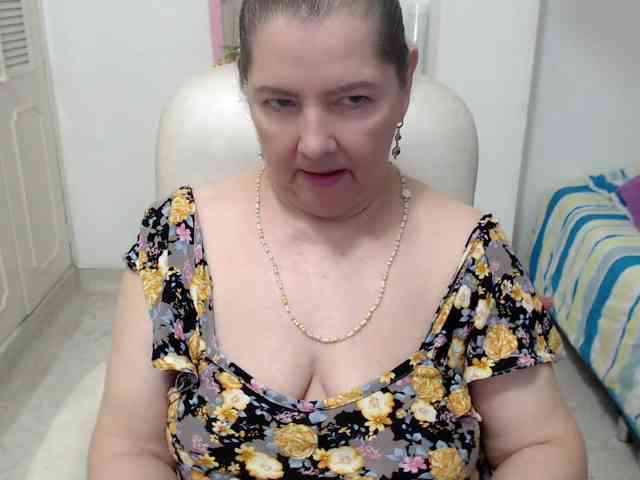 leonela-68