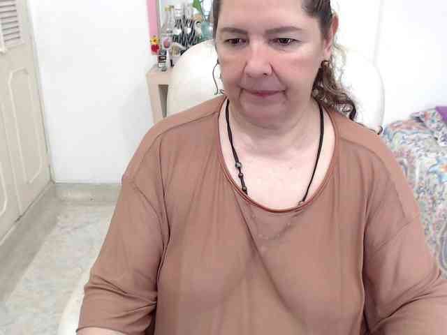 leonela-68