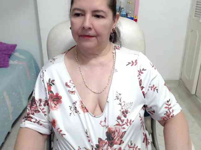 leonela-68 webcam