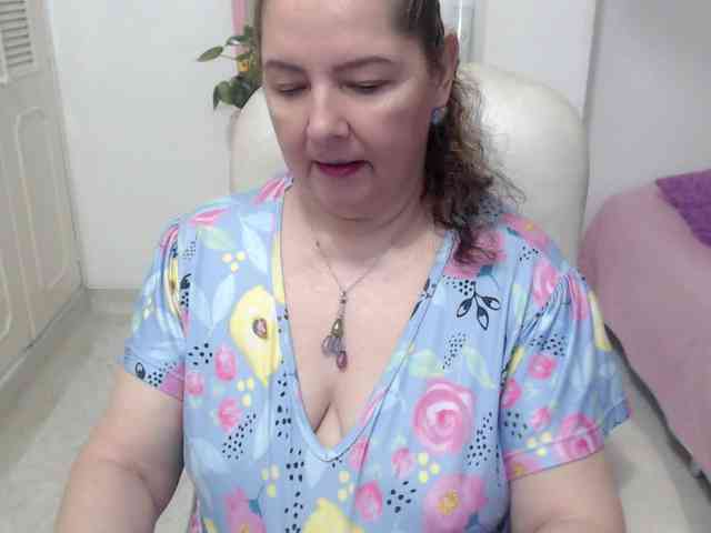 leonela-68 webcam