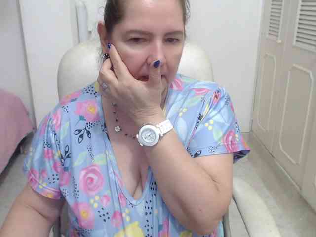 leonela-68 webcam