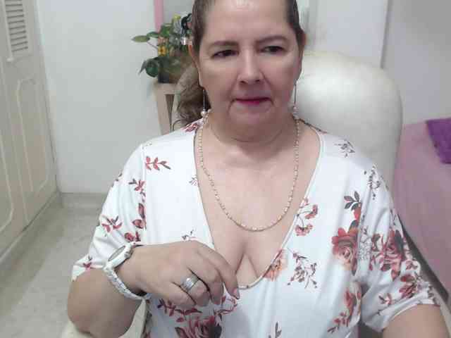 leonela-68 webcam