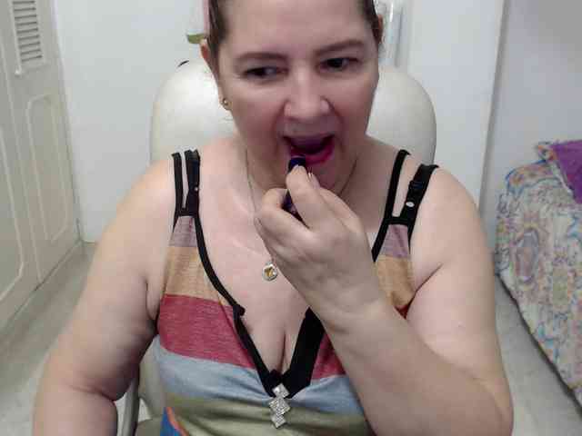 leonela-68 webcam