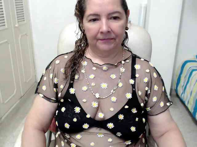 leonela-68 webcam