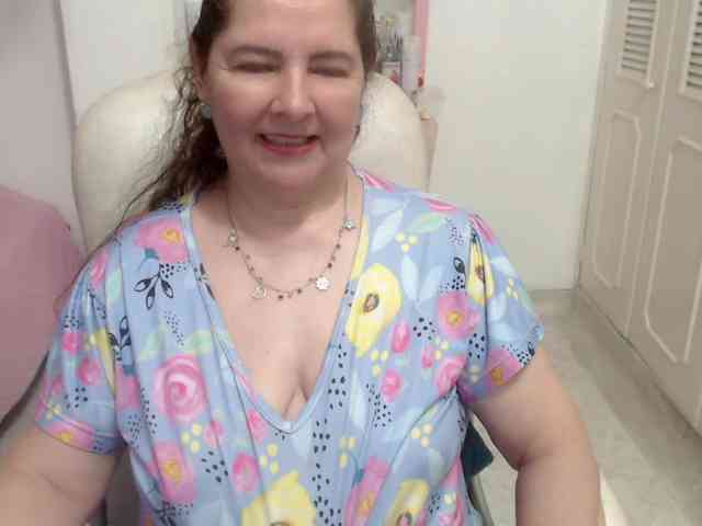 leonela-68 webcam