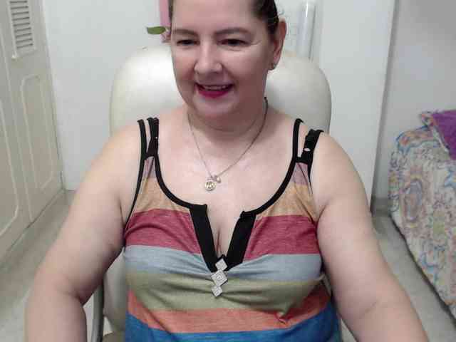 leonela-68 webcam